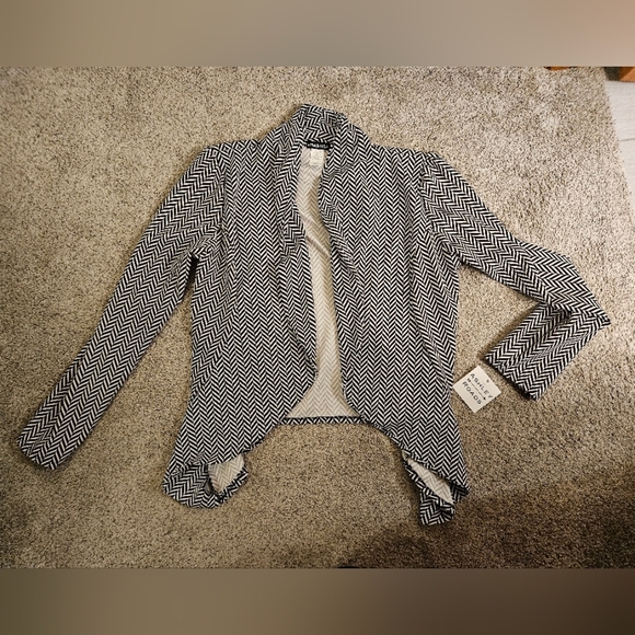 HEIMISH Ivory/Black Zig Zag Open Blazer - Picture 5 of 9